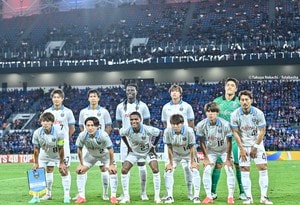 「バフェさんが着ると高級ブランドのジャージに見える」見どころ満載のJ1川崎のACL出発風景にファン沸騰！「バフェかっこいいなぁからの最後!!」「突然のチャーミングさん」などの声が広がるの画像