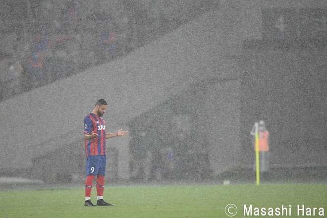 PHOTOギャラリー「ピッチの焦点」【明治安田J1リーグ　第29節　FC東京ｖｓ横浜FC　2021年9月18日　19：03キックオフ】の画像001