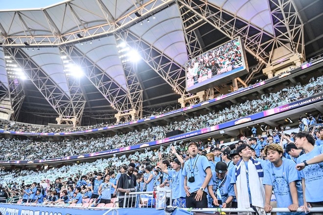 【サポーターアルバム】アジア青覇を果たすべく700人の川崎サポーターがACLE決勝に駆け付けた！ 現地で声援を送ったサポーター写真72枚「アル・アハリー川崎フロンターレ(2)」の画像071