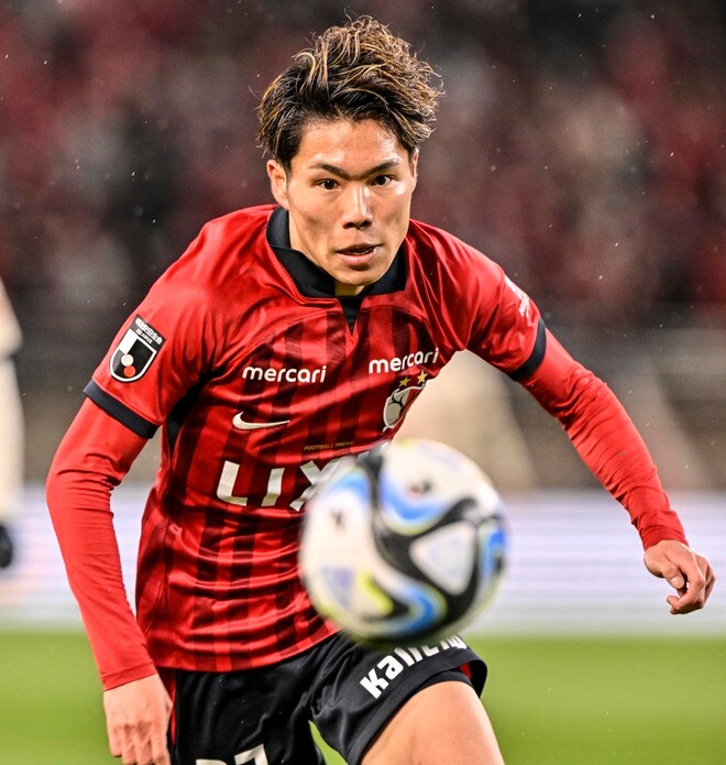 U23代表ドリブラーがA代表初招集DFとの1対1を制して、FW鈴木優磨のゴールをアシスト!「これは熱かった」「ワクワクしかない」の声上がるの画像