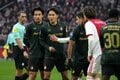 オランダ伝統の一戦『デ・クラシケル』に３人の日本人選手！｢板倉滉vs上田綺世&渡辺剛」が激しくぶつかり合った白熱の現地スタジアムに潜入【アヤックスvsフェイエノールト】PHOTOギャラリーの画像021