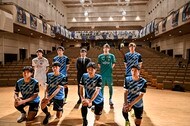 「神の腕立て、貴重」ヴィッセル神戸・イニエスタが同僚との"1対1"に負けて「罰ゲーム」! 練習でのワンシーンにファン反応の画像