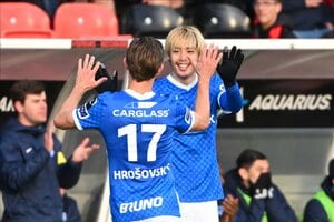 伊東純也が｢止まらない｣!!｢3戦連続ゴール｣でヘンクのプレーオフ進出に貢献!サッカー日本代表のエースが｢キレキレドリブル｣からGKをかわして奪った｢今季8得点目｣とは?【動画】の画像