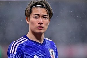 日本代表FW中村敬斗が「鮮やか過ぎるヘディング弾」で今季公式戦16ゴール目！ 相手DFの背後から飛び出しての勝ち越し点決めた！の画像