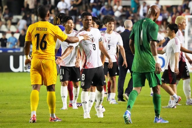 パリオリンピック男子サッカー日本代表「激闘の記録」PHOTOギャラリー26枚　親善試合フランス戦　銀メダルに輝いた開催国フランス相手にキャプテン藤田譲瑠チマがゴール！　攻め込まれるも価値ある引き分けの画像022