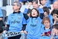 【サポーターアルバム(3)】G大阪戦での観客席＆入場時の川崎フロンターレのサポーター写真77枚！選手と手をつないだ子どもたちなど現地写真「川崎フロンターレーガンバ大阪(3)」の画像059