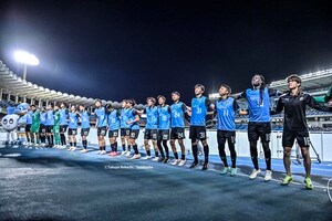 「泣ける」「ずーーーーーっとこの笑顔が見たい！」川崎の選手がACL決勝ゴール後に見せた「歓喜の塊ショット」がサポーターの心を掴む！「めちゃくちゃいい写真」の声の画像