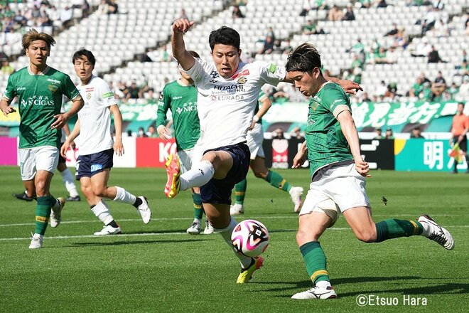 U-23代表の山田楓喜が40メートル走破の豪快ドリブル弾！【東京ヴェルディvs柏レイソル】原悦生PHOTOギャラリー｢サッカー遠近｣の画像010