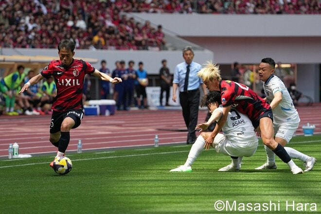 鬼木監督の古巣｢ACL準優勝チーム｣に押し込まれ続けた鹿島、鈴木優磨の｢献身プレー｣と22歳の｢プロ初ゴール｣、26歳の｢国立初ゴール｣で6連勝、充満してきた｢らしさ｣【鹿島アントラーズvs川崎フロンターレ】PHOTOギャラリーの画像005