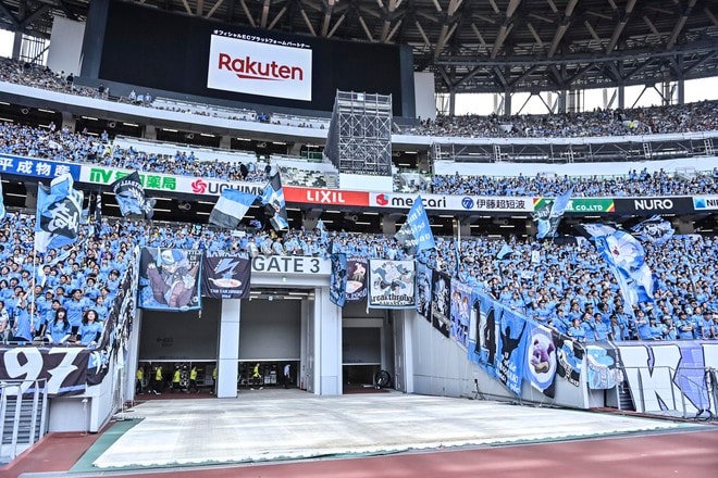 【サポーターアルバム】国立競技場を青く染め上げた川崎フロンターレのサポーター写真81枚！ ACLE準優勝後初の国内試合「鹿島アントラーズー川崎フロンターレ」の画像039