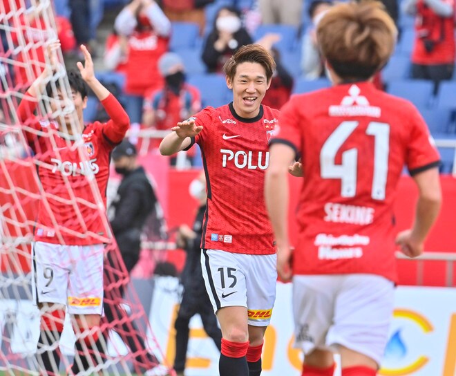 【J1分析】浦和が鹿島相手に完勝!(2)やっと吹いた“新しい風”西大伍と明本考浩の「流れからのゴール」の画像