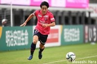 ｢ファンタスティックヒーロー！｣コヴェントリー坂元達裕の“黄金の左足”が輝く！ ピンポイントクロス＆強烈ミドル弾に｢代表で見たい｣｢プレミアに上がって来て｣