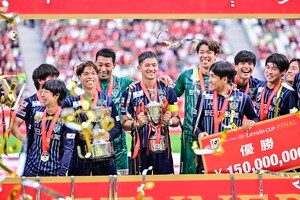 「神動画でしかない、、」「世界一のスタジアムDJだ」アビスパ福岡、ルヴァン杯決勝での選手紹介時の「DJブース舞台裏映像」が話題に！ スタジアムDJによる魂の叫びの画像