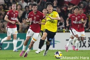 ｢彼に恋したサポーターは多い｣日立台で深々と頭を下げたJ1柏の“元恋人”に感謝の拍手！｢サヴィオのおかげで今のレイソルがある｣｢柿谷の言葉のチョイスが素敵｣の画像