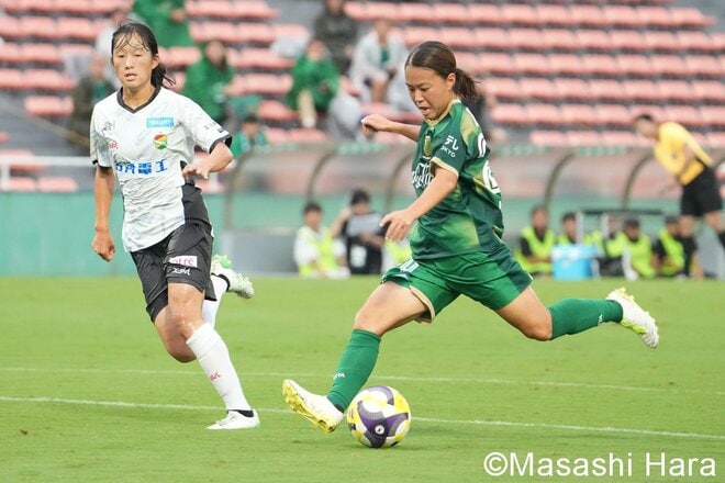 チームに完全フィット｢笑顔が美しい｣塩越柚歩が37分間でハットトリック！ジェフ期待の｢超キュート｣16歳の天才ドリブラー奮闘も…ベレーザが圧倒【東京ヴェルディベレーザvsジェフ千葉レディース】激闘PHOTOギャラリーの画像008
