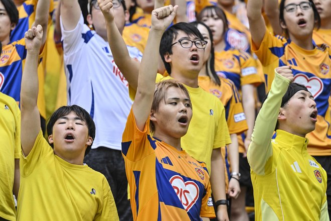 【仙台サポーターアルバム(1)】千葉戦に2000人が駆け付けたベガルタ仙台のサポーター写真99枚！ 雨中で声援鳴り響かせた「ジェフユナイテッド千葉ーベガルタ仙台」の画像040