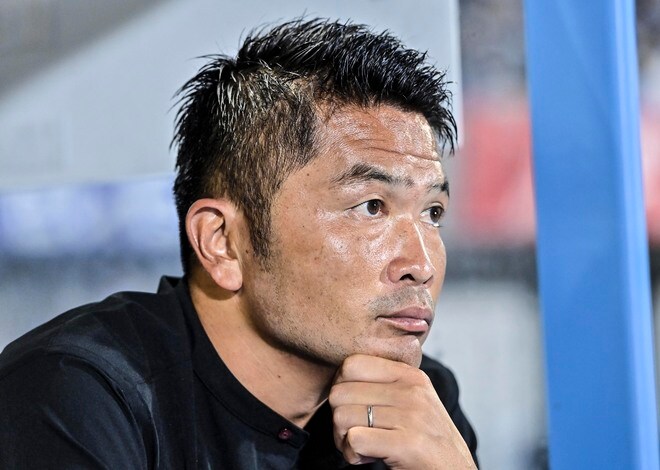 【鹿島アントラーズ】欧州のエッセンスとフットサルの言語化能力・グループ戦術を注入か。岩政大樹監督にない「経験と視点」を補い、「革新」の鍵を握るコーチ陣とともに巻き返しへの画像