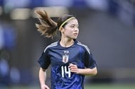 「えー!!すみぺがサッカーユニ着てる」アニメ『甘神さんちの縁結び』の人気声優コンビの紫ユニフォーム姿に反響!「羨ましすぎるだろ」「そうだ京都に行こう」とファン興奮の画像