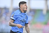 ｢これはエグイなw｣川崎FWエリソン、劇的すぎる豪快弾からの筋肉パフォにファン大興奮！｢そのままお風呂にザブンしそう｣