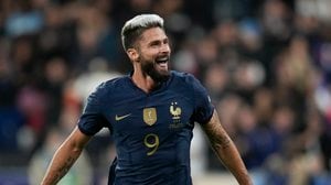 フランス代表「史上最年長」ゴールが爆誕！35歳ミランFWオリビエ・ジルーが ティエリ・アンリの持つ「歴代最多得点記録」まであと2つに迫るの画像