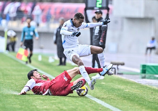 【試合アルバム】「ファジアーノ岡山―川崎フロンターレ」大関友翔がJ1デビュー迎えるも、敵地でスコアレス「中地拓也 撮影写真」の画像010