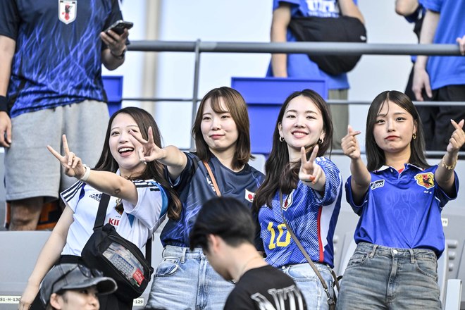 【サポーターアルバム】サッカー日本代表の韓国戦勝利を支えたサポーター写真95枚！ 韓国・龍仁に駆け付けた熱い声援ショット「日本代表ー韓国代表」の画像090