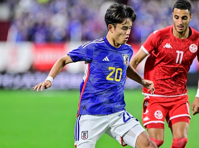 「ピッチ視点で観る久保のドリブル早すぎ」日本代表MF久保建英がチュニジア戦で見せたドリブルの速さにファン驚愕!「レベルが違いすぎる」「やっぱすごい」と絶賛の声の画像