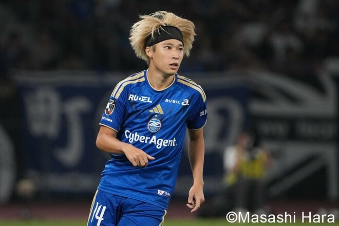 明暗分かれた国立決戦！ 無傷の3連勝と泥沼の3連敗…新天地デビューの2人！西村拓真の咆哮！そして両指揮官の抱擁が物語る激闘【FC町田ゼルビアvs浦和レッズ】激闘PHOTOギャラリーの画像008