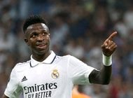 「かなりやばい」!! バルセロナにサッカーブラジル代表DFダニエウ・アウベスが訪問!! 「こういうのにも弱い」レジェンドの訪問に「1万6000超いいね」の大反響の画像