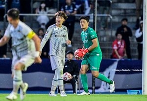 川崎GKチョン・ソンリョンが明かす、マルシーニョとの試合前の会話。「狙ってくれ」「準備しておいてくれ」と頼まれ、見事なアシストパスを通すの画像