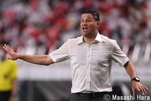 【浦和】リカルド・ロドリゲス監督が天皇杯敗戦後の「バス囲み」に言及…順位浮上に向けて示した「J1で2位のデータ」と課題とは?【レッズ逆襲への道】(1)の画像