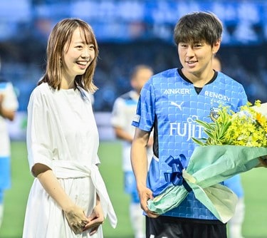 画像 写真 画像あり 奥さん可愛すぎるでしょ 川崎のプリンスmf脇坂泰斗の100試合出場記念で妻が来場 等々力が祝福ムードに包まれる Jリーグ 国内 ニュース サッカー批評web 画像 写真 画像あり 奥さん可愛すぎるでしょ 川崎のプリンスmf脇坂泰斗の100試合出場記念で妻が来場 等々力が祝福ムードに包まれる Jリーグ 国内 ニュース サッカー批評web