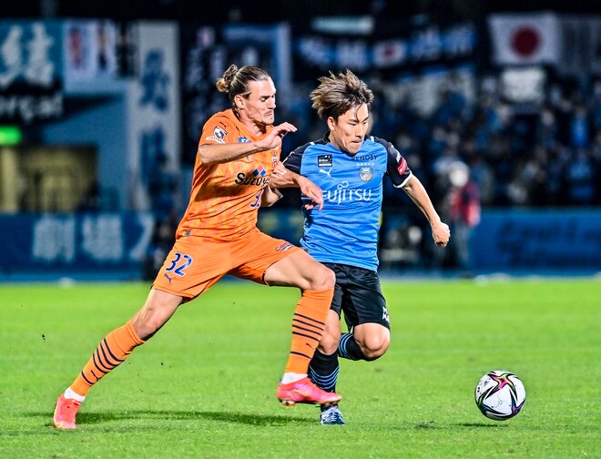 【画像あり】川崎フロンターレー清水エスパルス戦で衝撃事態! 「選手紹介なのにDF登里享平の顔がない」!の画像