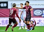 湘南のJ1残留は確定も横浜FCは降格の足音が近づく結果に【横浜FCvs湘南ベルマーレ】原悦生PHOTOギャラリー「サッカー遠近」の画像