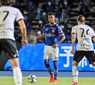 Jリーグ・川崎―FC東京のピッチレベルをパトカーが突然走行!「直前に起きた衝撃事件 」とは!?の画像