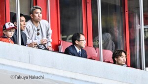 「結果で黙らせよう」サッカー日本代表FW浅野拓磨が4年前の「無念のW杯写真」公開！ 28万回再生された当時の映像には、「手のひら返しさせたれ！」と応援の声！の画像