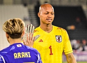 「おちゃめかよ」パリ五輪候補GK小久保玲央ブライアンの帰国中“日本満喫ショット”に反響！「みーんなかわいいっ」「ばあちゃんっ子は総じて高評価」などの声の画像