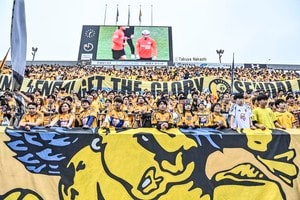 【サポーターアルバム】敵地で完敗も、試合後に大きな声で鼓舞したベガルタ仙台のサポーター写真63枚！ 人数＆声量で圧巻！！「ＲＢ大宮アルディージャーベガルタ仙台」の画像