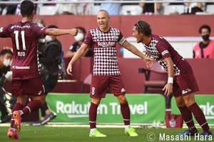 PHOTOギャラリー「ピッチの焦点」【明治安田Ｊ１リーグ　第３１節　ヴィッセル神戸ｖｓ浦和レッズ　２０２１年１０月２日　１５：０３キックオフ】の画像