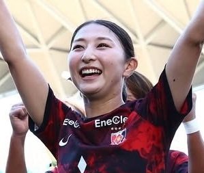 ｢美人すぎないですか？｣｢旅館の女将さんみたいですね｣なでしこ美人MF、“激レアしっとり浴衣姿”に“透け感トップス私服”も公開｢こんなデートがしたい」の画像