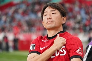 浦和レッズ、リカルド監督も涙！退団ベテラン「阿部勇樹、槙野智章、宇賀神友弥」を引き継ぐ1G1Aの伊藤敦樹の決意「ウガさんとは同じ経歴」【浦和レッズREBORN(2)】の画像