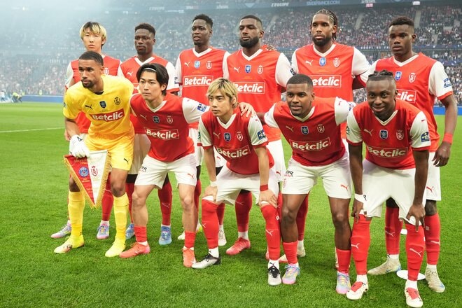 運命の大一番！サッカー日本代表・伊東純也、中村敬斗、関根大輝が語った｢世界一のクラブ｣と｢降格プレーオフ｣(1)純也＆敬斗いつものルーティンと作れない攻撃の形｢準優勝は奇跡ですね｣【激闘33連写】の画像006
