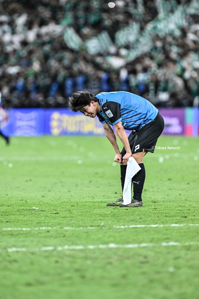 【川崎フロンターレアルバム】ACLE決勝での高井幸大の写真41枚！ フル出場も敗れ、試合後には涙を見るなど悔しさを露わに「アル・アハリー川崎フロンターレ」の画像025