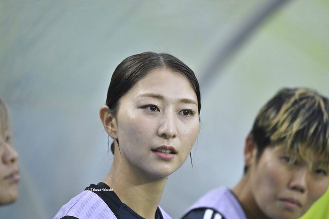 【塩越柚歩アルバム】E-1選手権最終戦で途中出場した「塩越柚歩の写真43枚」！ 雨に濡れながらも見せた華麗なプレー写真「なでしこジャパンー中国代表」の画像010