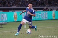 ｢この男最高だろ｣代表2キャップ目の塩貝健人の“猛烈プレスバック＆強烈ショルダー”のギラつきシーンに反響！｢ギラギラしていて良いねぇ｣｢ナイスファイト｣