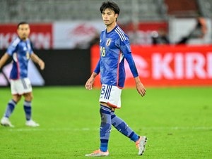 「これのどこがオフサイドやねん」サッカー日本代表・三笘薫の「幻のゴール」が波紋を呼ぶ！ アーセナル・冨安健洋とのプレミアリーグ日本人対決でのドリブルシュートがVARで認められず…プレー自体には絶賛の声の画像