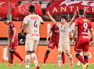 “ポスト三笘薫”は誰だ!? ハイレベルな「左ウイング」先発争い【川崎フロンターレ、鹿島アントラーズに劇的勝利！】(2)の画像