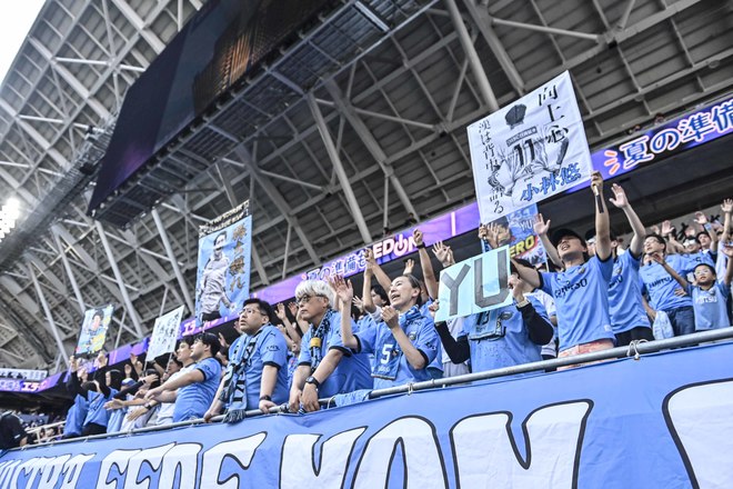 【サポーターアルバム】敵地で勝利を掴んだ川崎フロンターレのサポーター写真75枚！ 圧巻の応援で勝ち越し導く「サンフレッチェ広島ー川崎フロンターレ」の画像052