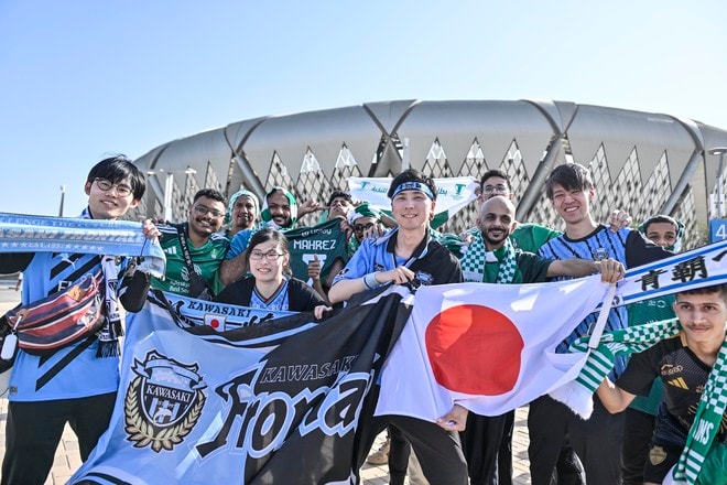 【サポーターアルバム】川崎のアジア王者を願って、ACLE決勝直前にスタジアム前で撮影した83枚のサポーター写真! 「アル・アハリー川崎フロンターレ」の画像