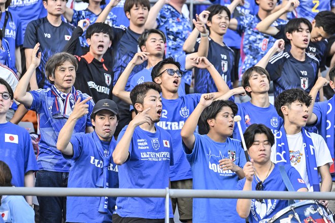 【サポーターアルバム】サッカー日本代表の中国戦完封勝利を支えたサポーター写真63枚！ 韓国・龍仁に駆け付けた現地観客席ショット「日本代表ー中国代表」の画像007